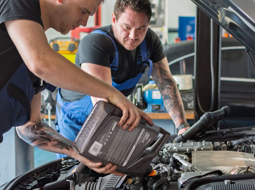 Kleine autostoring? Waarom doorrijden u uiteindelijk klauwen met geld kost